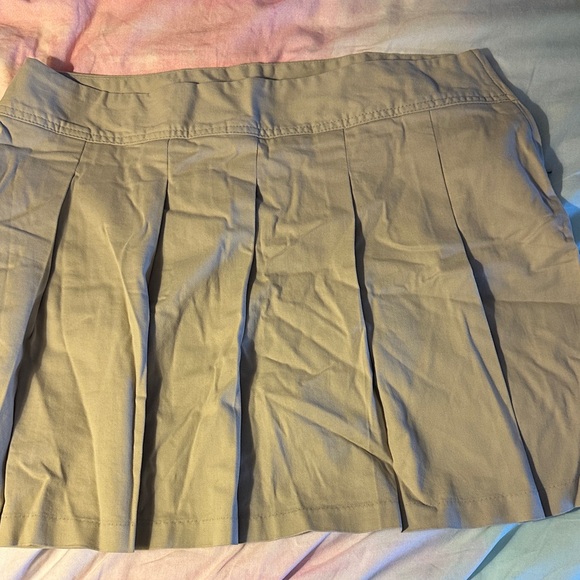 Children’s Place Girl’s Uniform Pleated Skort - Picture 1 of 3